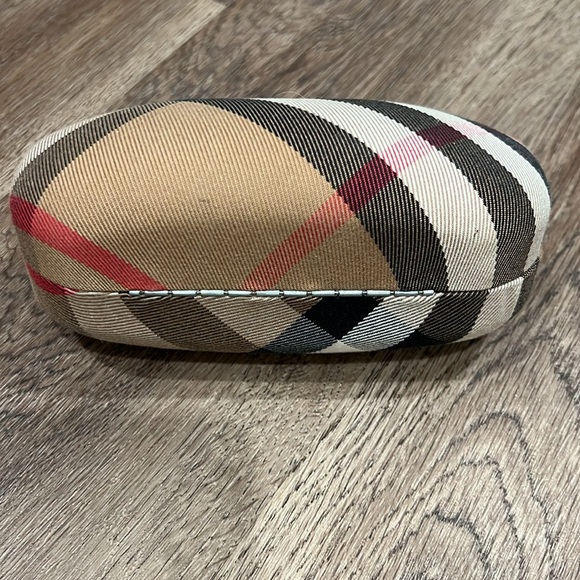 Burberry Empty Sunglasses Case - NO sunglasses - Picture 2 of 7